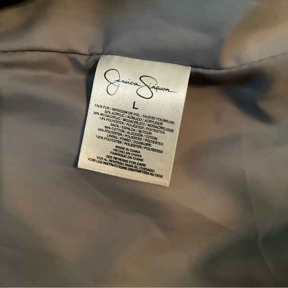 Winter Faux Fur Hooded Vest Lux EUC Jessica Simpson - Picture 9 of 11